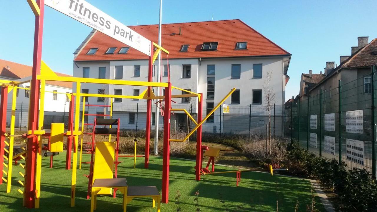 Gyorapartman-Best Exteriör bild