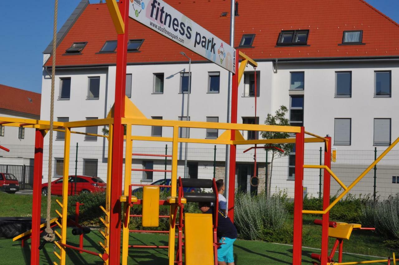 Gyorapartman-Best Exteriör bild